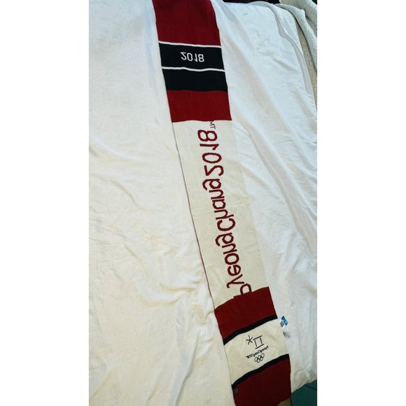 PyeongChang 2018 Official Red Olympic Winter Games Scarf Wordmark Jinyoung - Picture 5 of 12